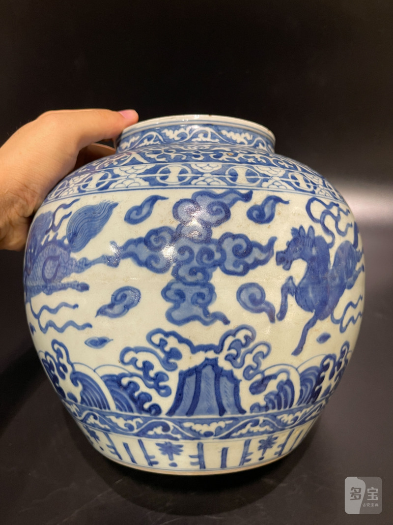 明万历 青花江崖海水瑞兽纹罐 - 图4